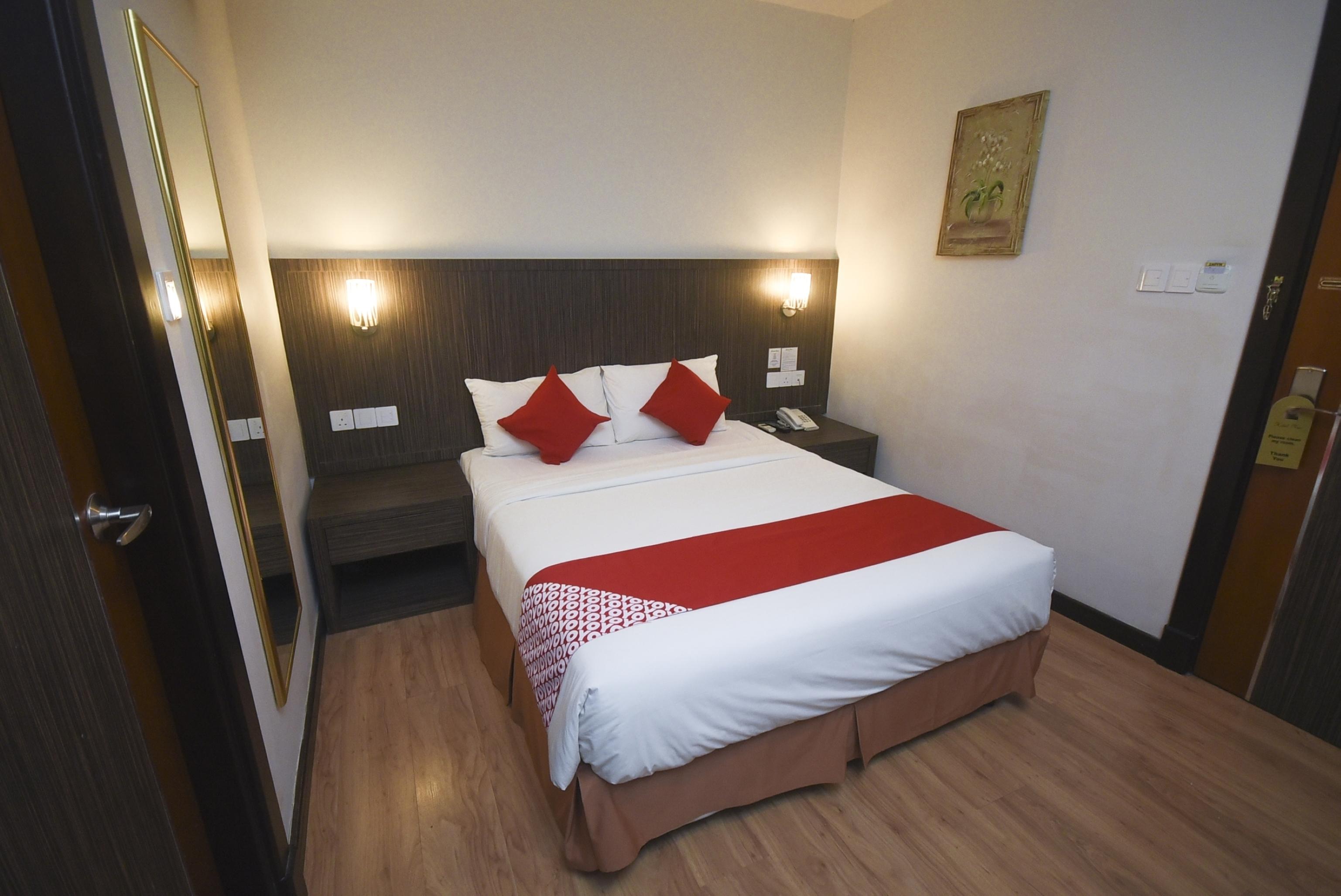 Super Oyo 985 Hotel Nur Miri Exterior foto