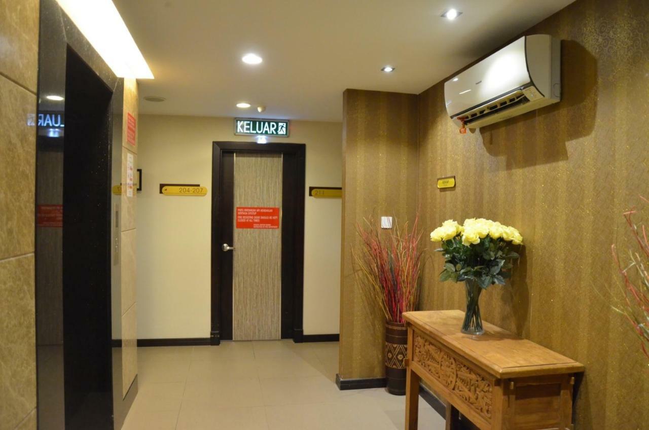 Super Oyo 985 Hotel Nur Miri Exterior foto